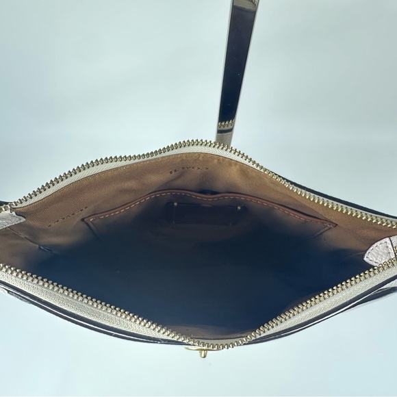 NEW Women’s Coach Chaise Pebble Leather Crossbody Cream - Picture 13 of 13